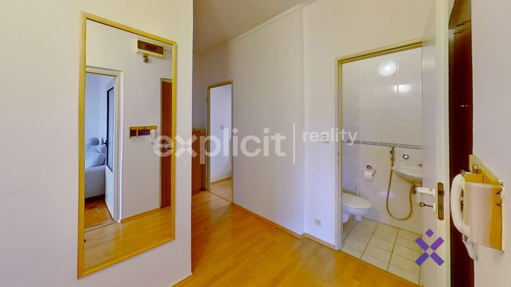 Kovarska-Bathroom.jpeg