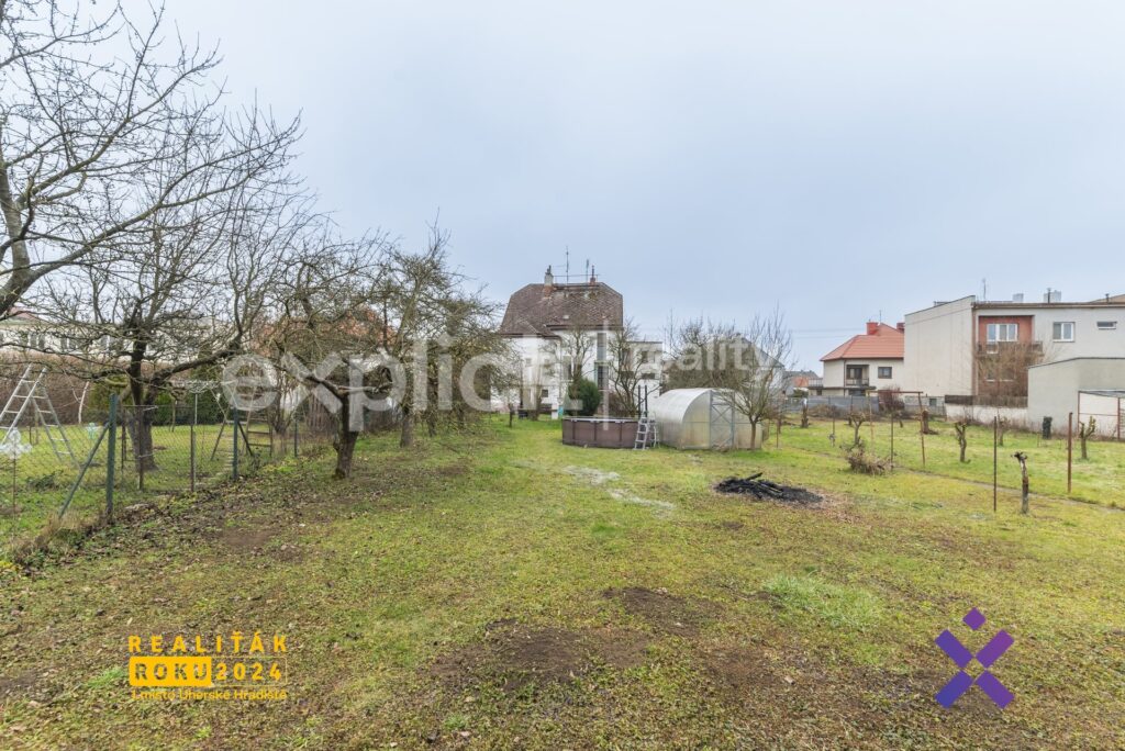 Prodej-rodinneho-domu-325-m²-pozemek-1-122-m²-Uhersky-Ostroh-okres-Uherske-Hradiste37