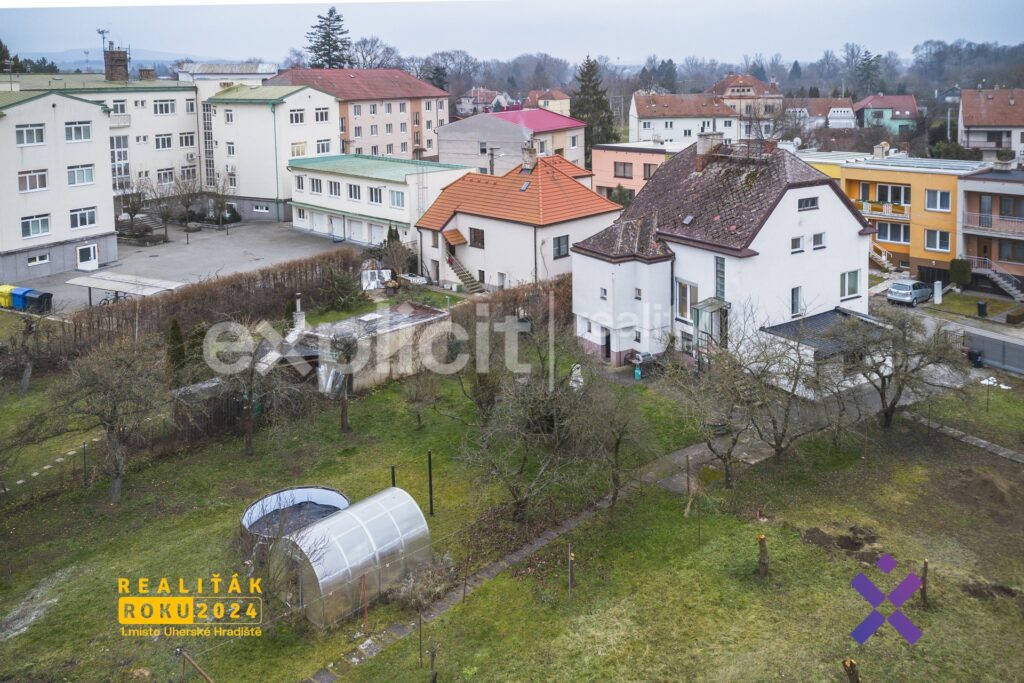 Prodej-rodinneho-domu-325-m²-pozemek-1-122-m²-Uhersky-Ostroh-okres-Uherske-Hradiste47