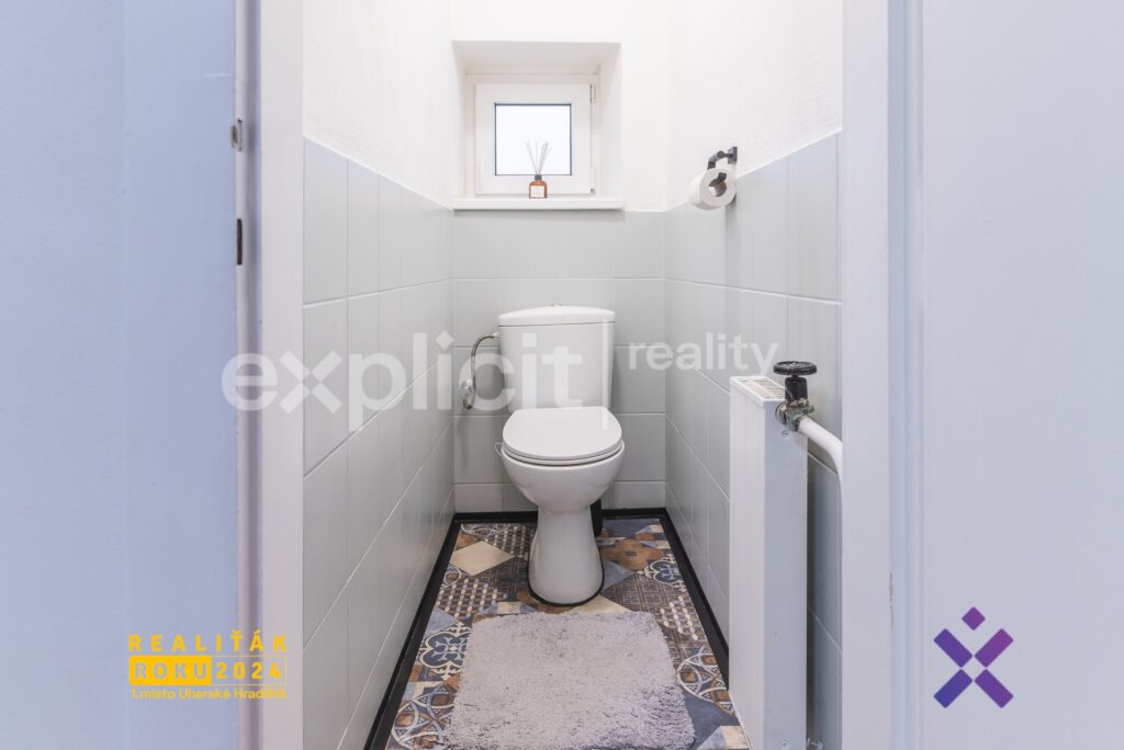 Prodej-rodinneho-domu-325-m²-pozemek-1-122-m²-Uhersky-Ostroh-okres-Uherske-Hradiste25