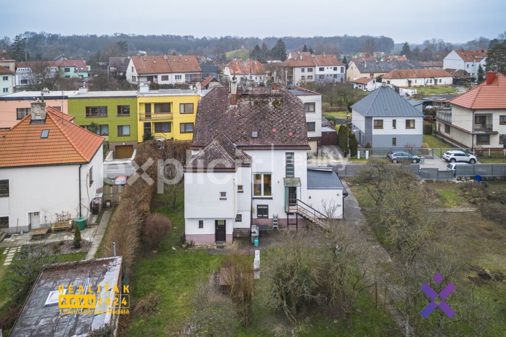 Prodej-rodinneho-domu-325-m²-pozemek-1-122-m²-Uhersky-Ostroh-okres-Uherske-Hradiste39