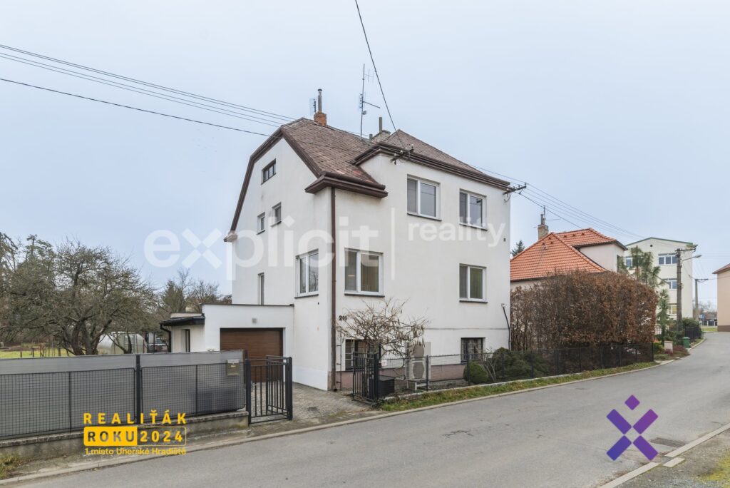 Prodej-rodinneho-domu-325-m²-pozemek-1-122-m²-Uhersky-Ostroh-okres-Uherske-Hradiste28