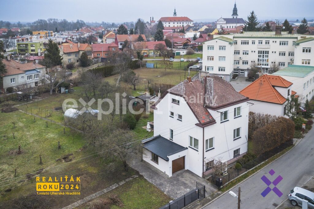 Prodej-rodinneho-domu-325-m²-pozemek-1-122-m²-Uhersky-Ostroh-okres-Uherske-Hradiste51
