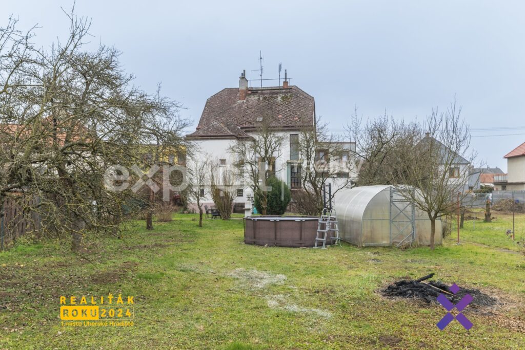 Prodej-rodinneho-domu-325-m²-pozemek-1-122-m²-Uhersky-Ostroh-okres-Uherske-Hradiste38