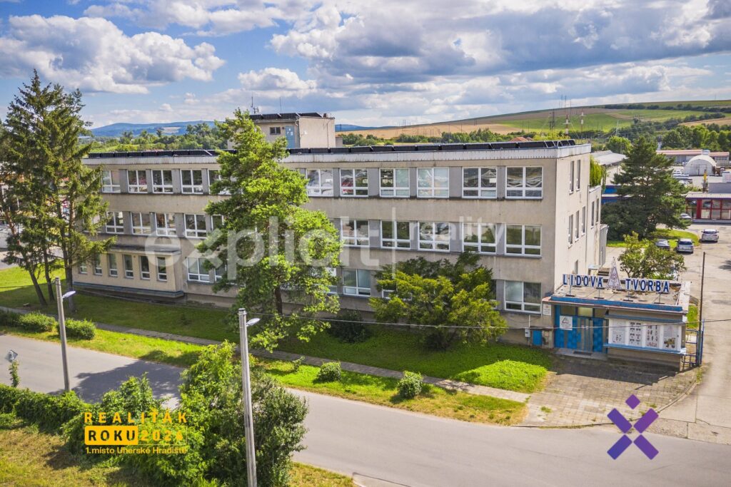 Prodej-komercniho-objektu-sklady-s-rampoulehka-vyrobakancelare-2007-m²-Uhersky-Brod32