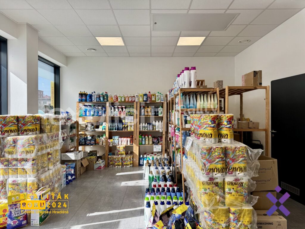 Pronajem-obchodnich-prostor-55-m²-–-Otrokovice-okres-Zlin4