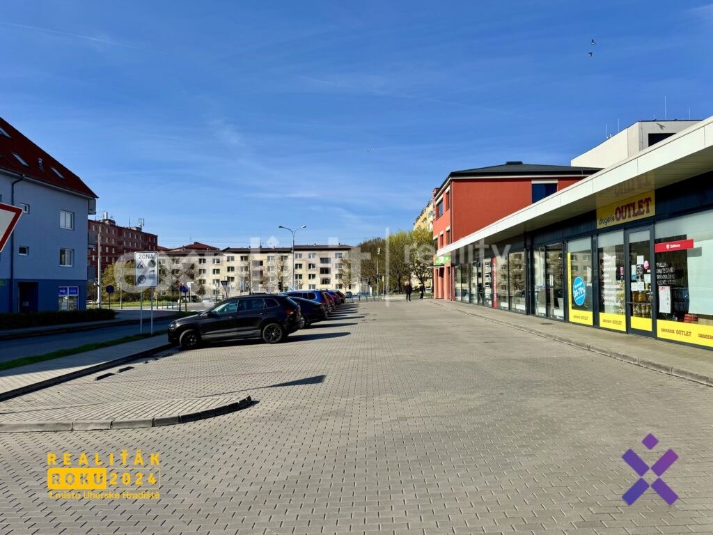 Pronajem-obchodnich-prostor-55-m²-–-Otrokovice-okres-Zlin9
