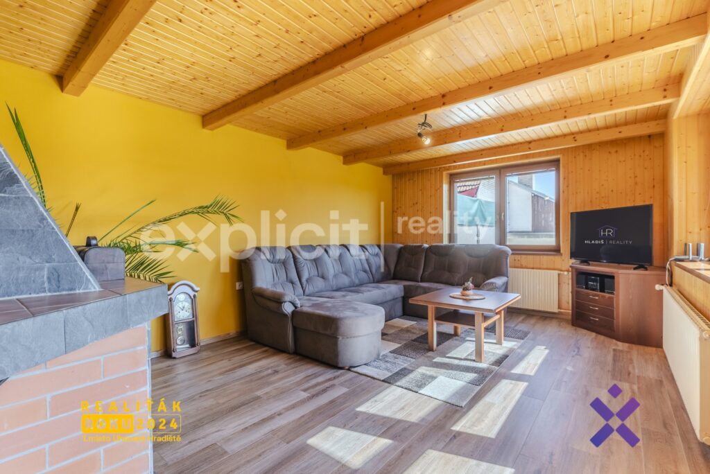 Prodej-rodinneho-domu-51-333-m²-pozemek-2-555-m²-Bzenec-okres-Hodonin4