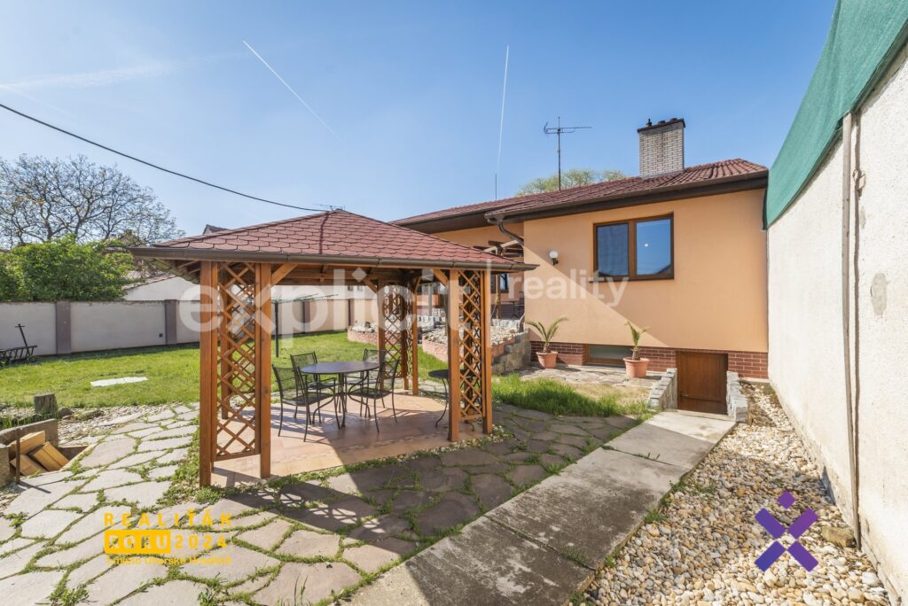 Prodej-rodinneho-domu-51-333-m²-pozemek-2-555-m²-Bzenec-okres-Hodonin38