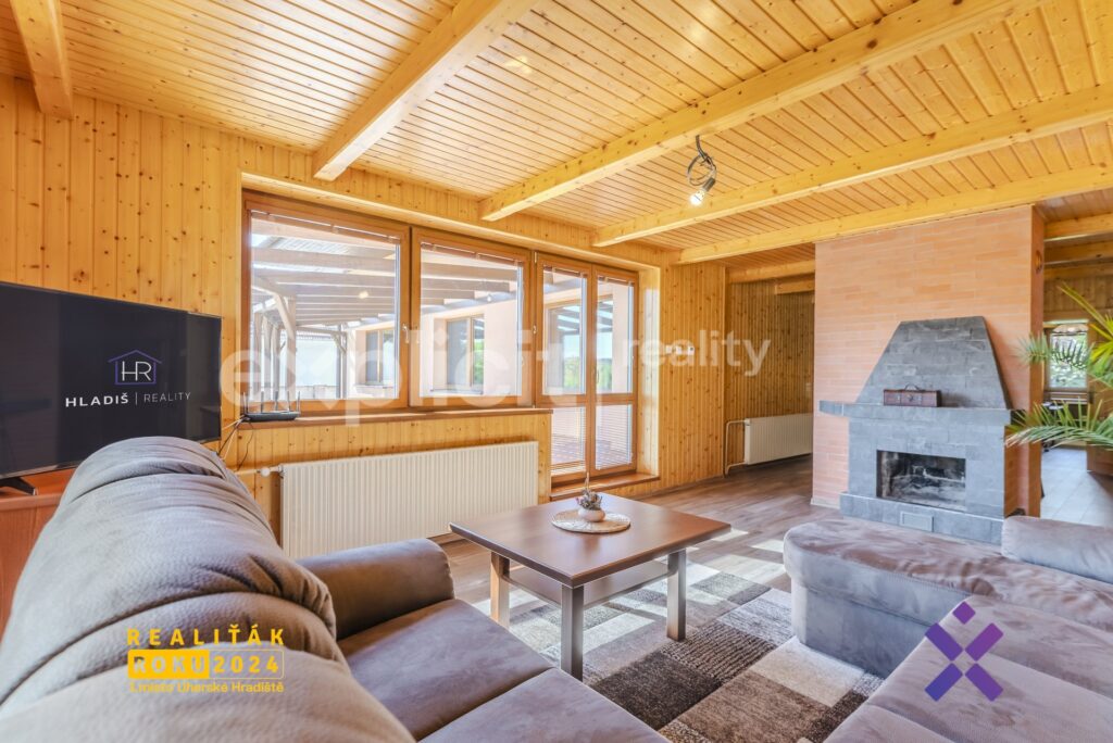 Prodej-rodinneho-domu-51-333-m²-pozemek-2-555-m²-Bzenec-okres-Hodonin1