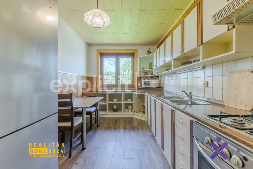 Prodej-rodinneho-domu-51-333-m²-pozemek-2-555-m²-Bzenec-okres-Hodonin5