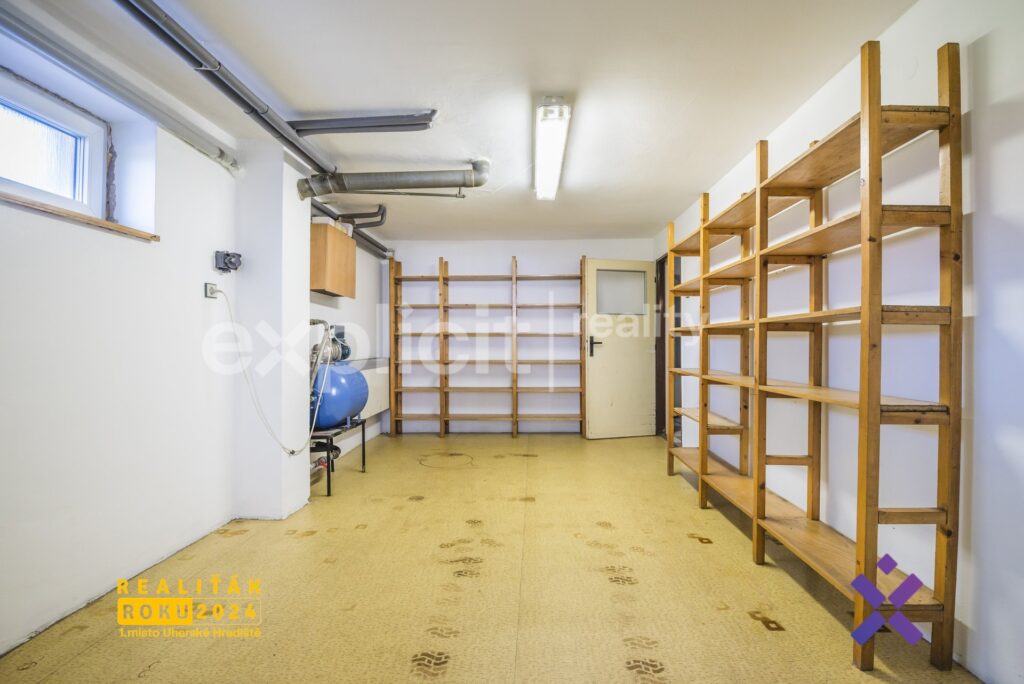 Prodej-rodinneho-domu-51-333-m²-pozemek-2-555-m²-Bzenec-okres-Hodonin16