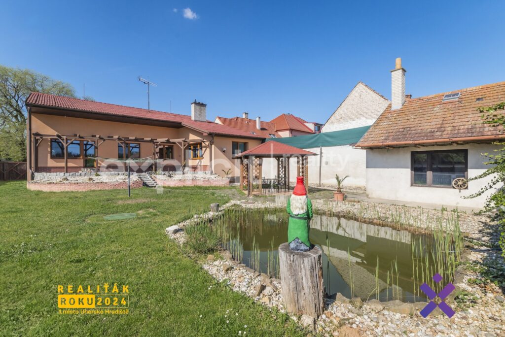 Prodej-rodinneho-domu-51-333-m²-pozemek-2-555-m²-Bzenec-okres-Hodonin36