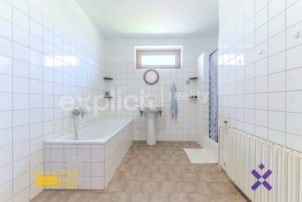 Prodej-rodinneho-domu-51-333-m²-pozemek-2-555-m²-Bzenec-okres-Hodonin12