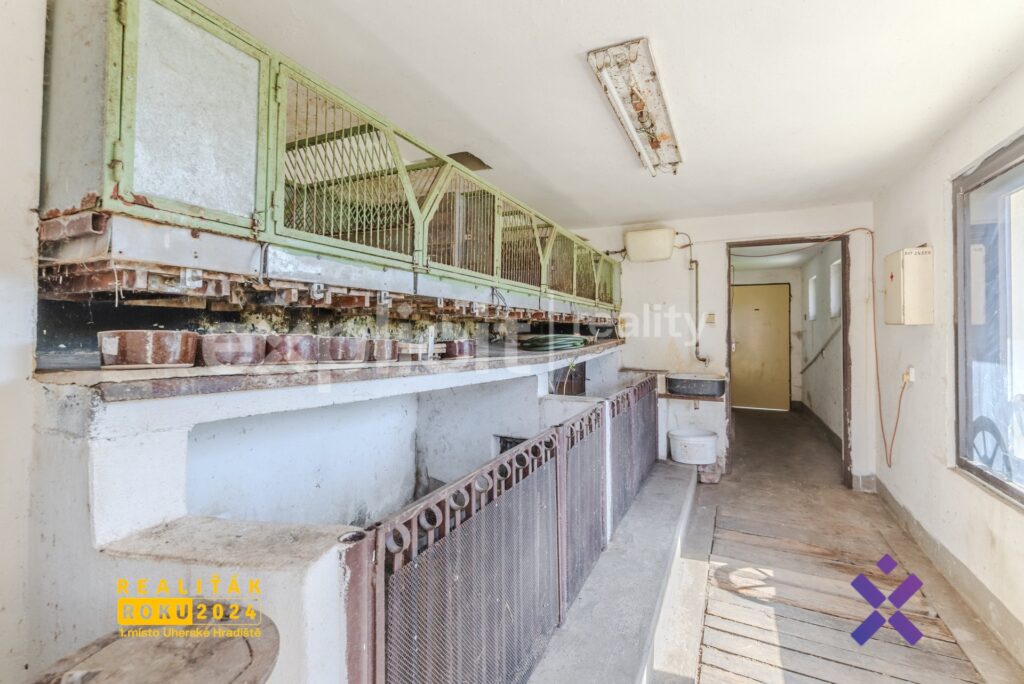 Prodej-rodinneho-domu-51-333-m²-pozemek-2-555-m²-Bzenec-okres-Hodonin19