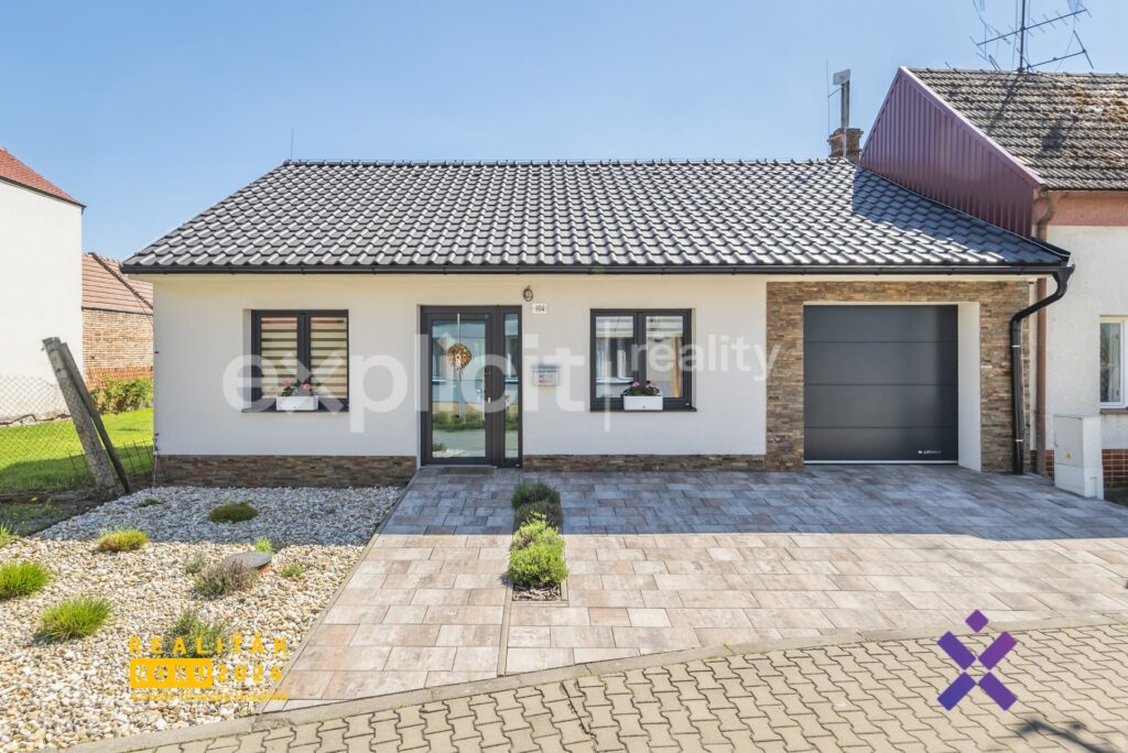 Prodej-rodinneho-domu-4kk-204-m²-pozemek-465-m²-–-Blatnice-pod-Svatym-Antoninkem-okres-Hodonin18