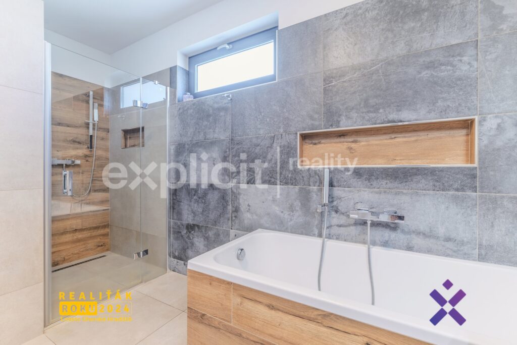 Prodej-rodinneho-domu-4kk-204-m²-pozemek-465-m²-–-Blatnice-pod-Svatym-Antoninkem-okres-Hodonin14