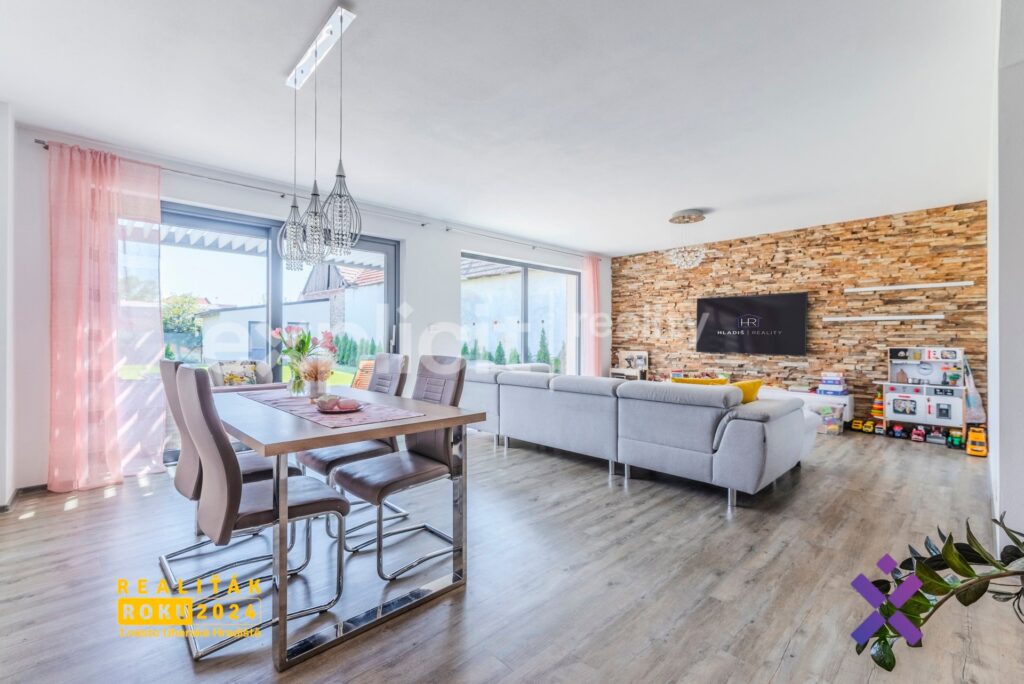 Prodej-rodinneho-domu-4kk-204-m²-pozemek-465-m²-–-Blatnice-pod-Svatym-Antoninkem-okres-Hodonin4