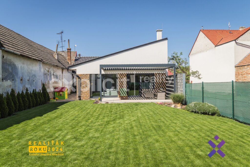 Prodej-rodinneho-domu-4kk-204-m²-pozemek-465-m²-–-Blatnice-pod-Svatym-Antoninkem-okres-Hodonin27