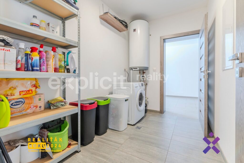 Prodej-rodinneho-domu-4kk-204-m²-pozemek-465-m²-–-Blatnice-pod-Svatym-Antoninkem-okres-Hodonin16